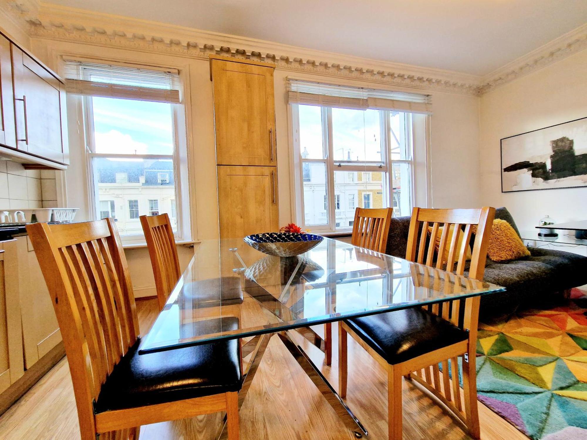 Apartment Beautiful Kensington 3 Minutes Walk To Earl's Court Station London