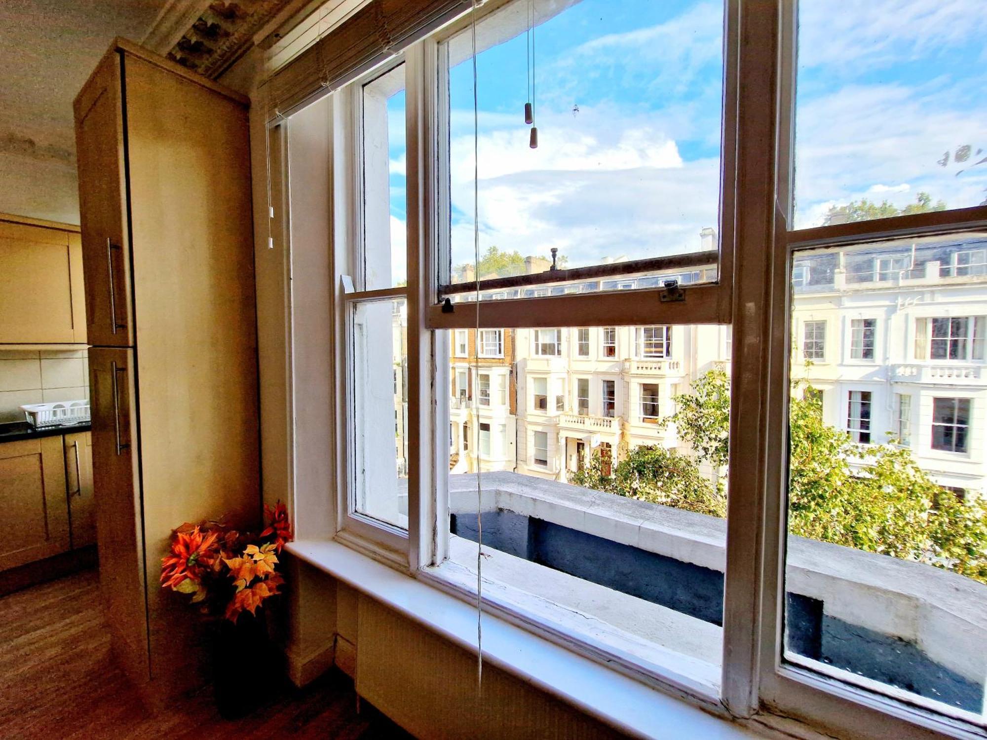 Beautiful Kensington 3 Minutes Walk To Earl's Court Station Apartment London