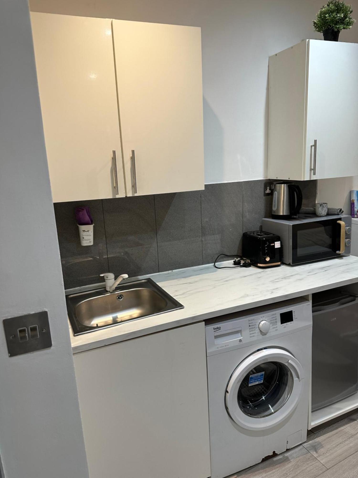 Acton High Street Apartment London