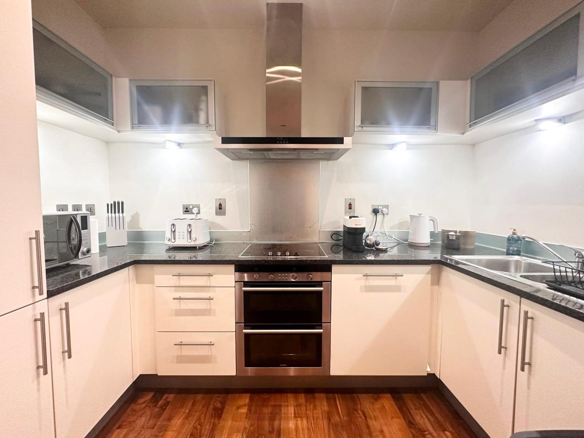 Apartamento New Two Bedroom With Balcony *