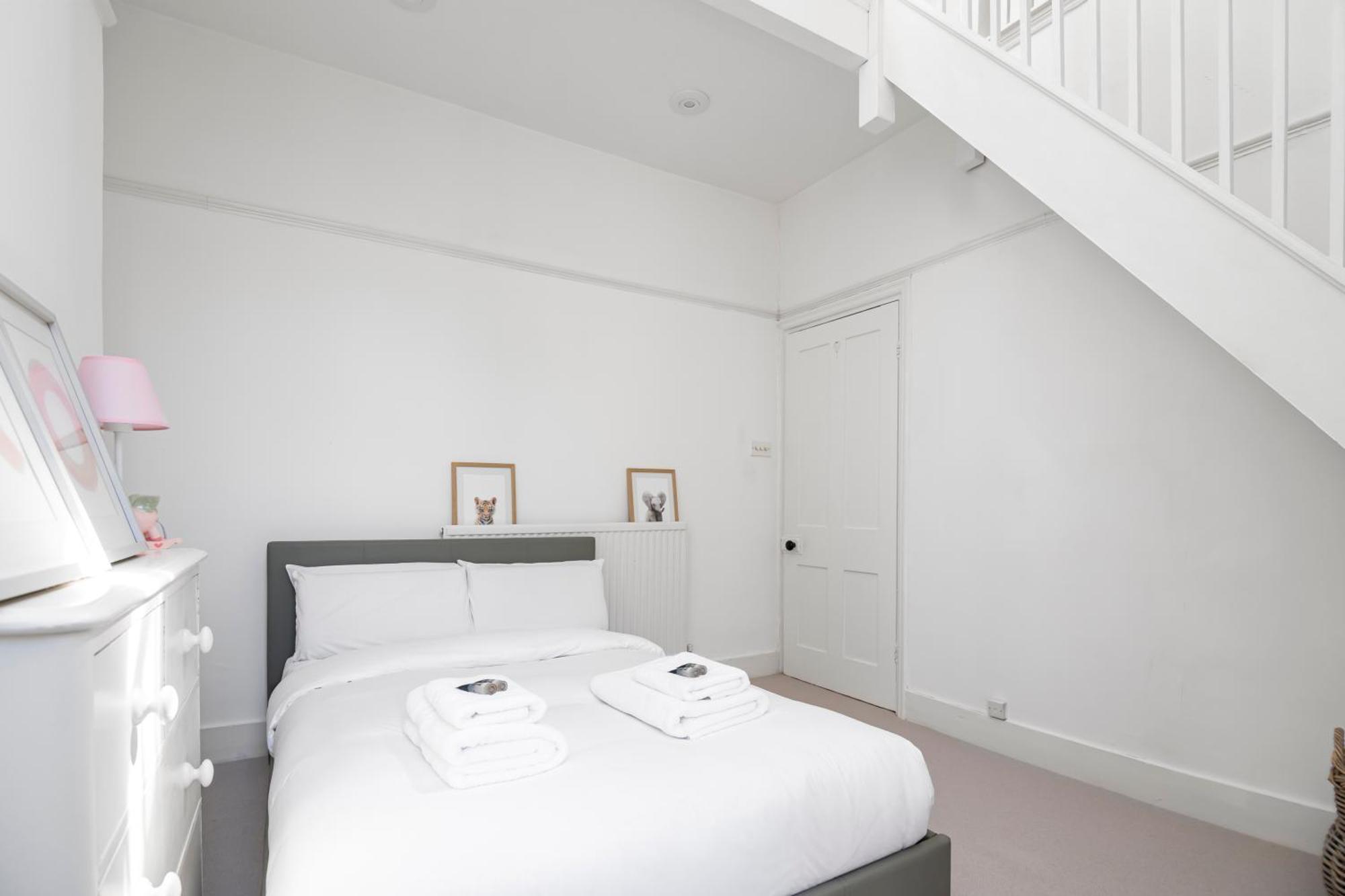 4 Bedroom Edwardian Family House Wgarden, Notting Hill Apartment *