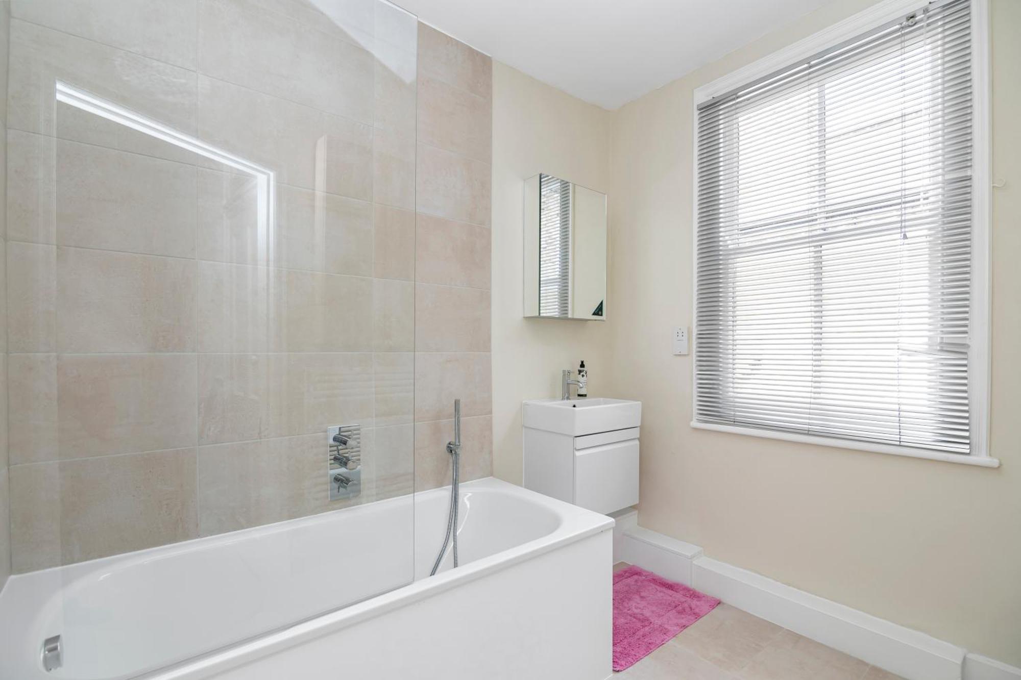 4 Bedroom Edwardian Family House Wgarden, Notting Hill Apartment