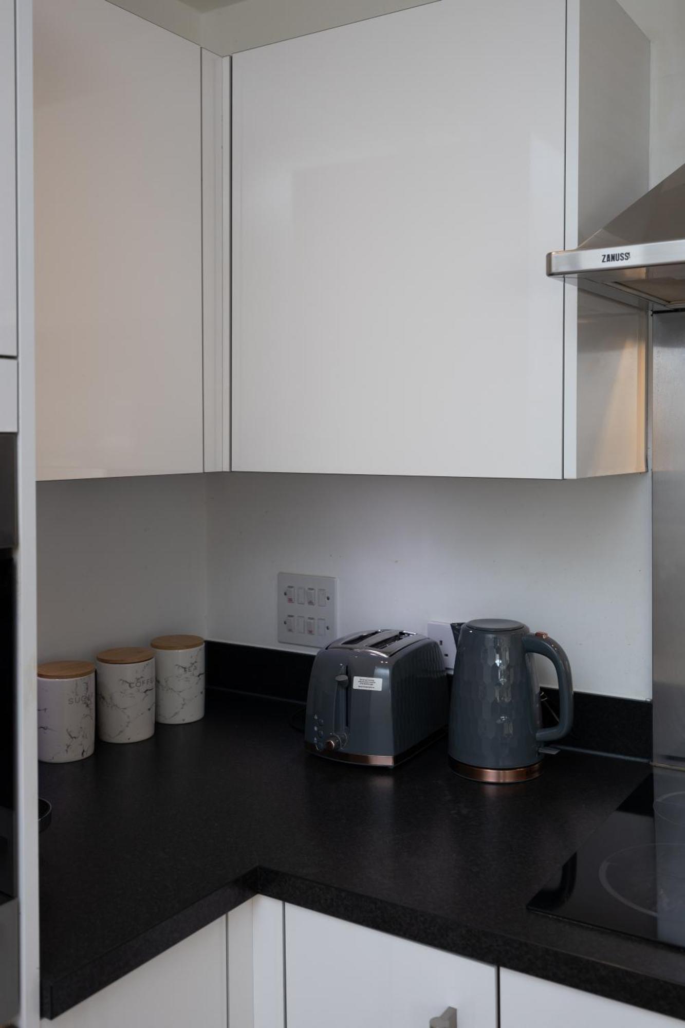 Contemporary 2-bedroom * London