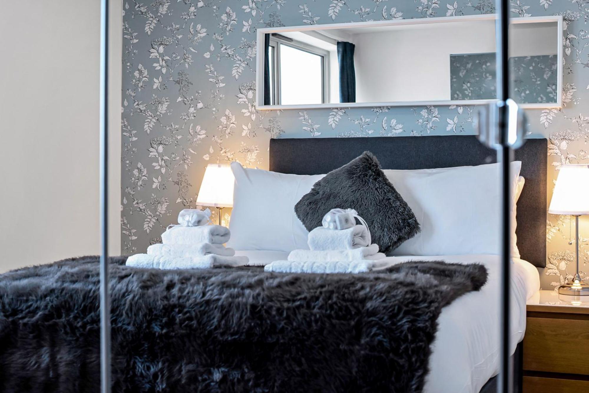 Stunning Flat On King's Road, Chelsea With Balcony Apartment