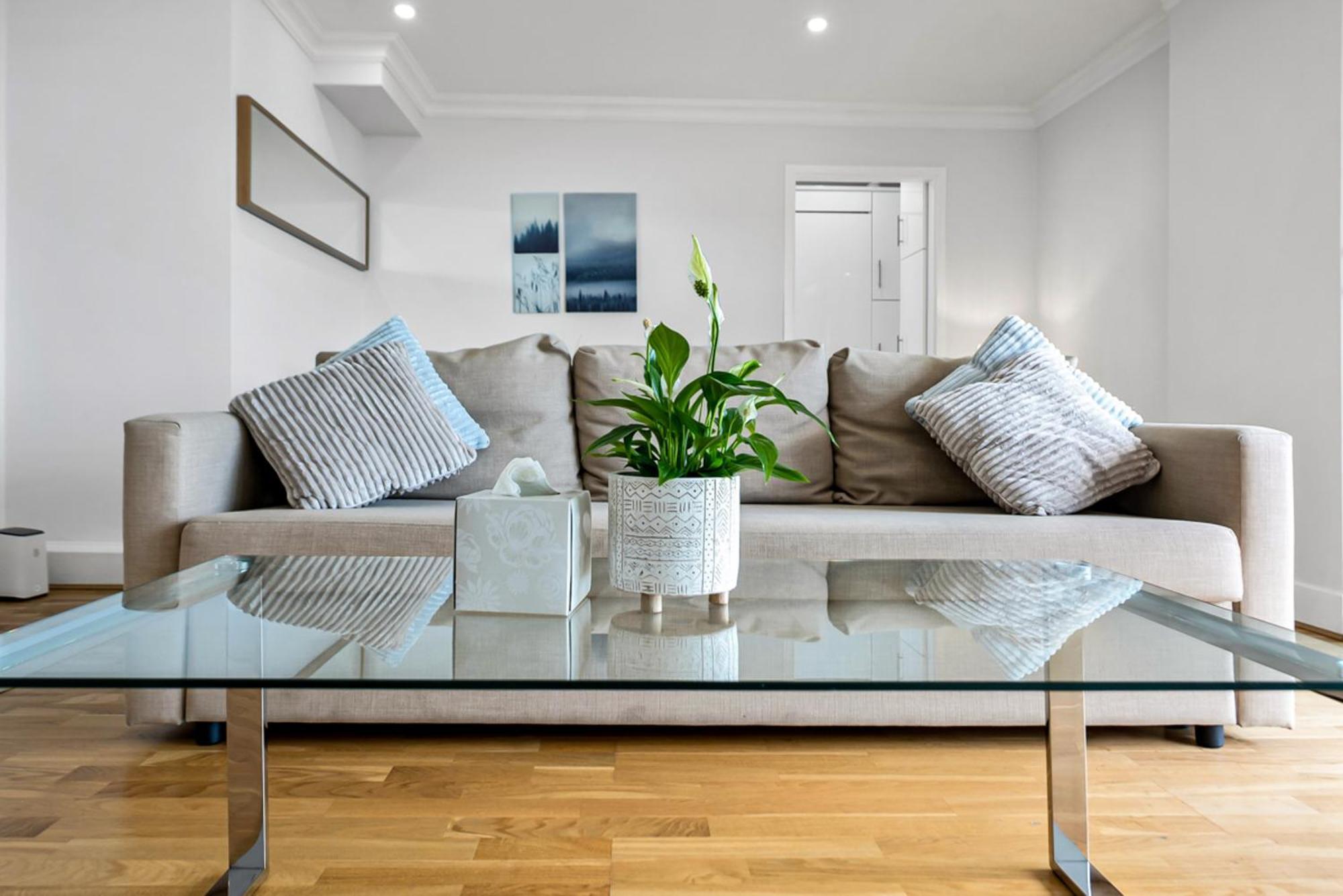 Stunning Flat On King's Road, Chelsea With Balcony * London