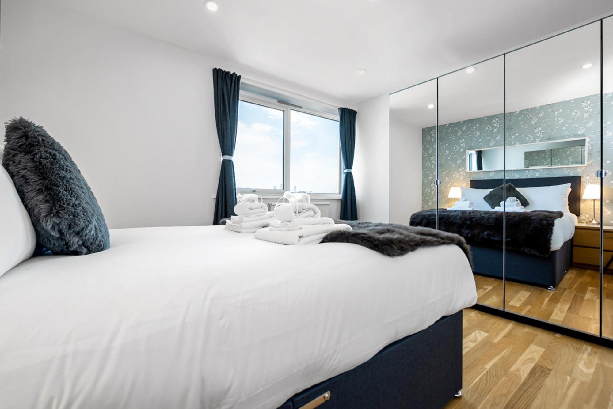 Apartment Stunning Flat On King's Road, Chelsea With Balcony *