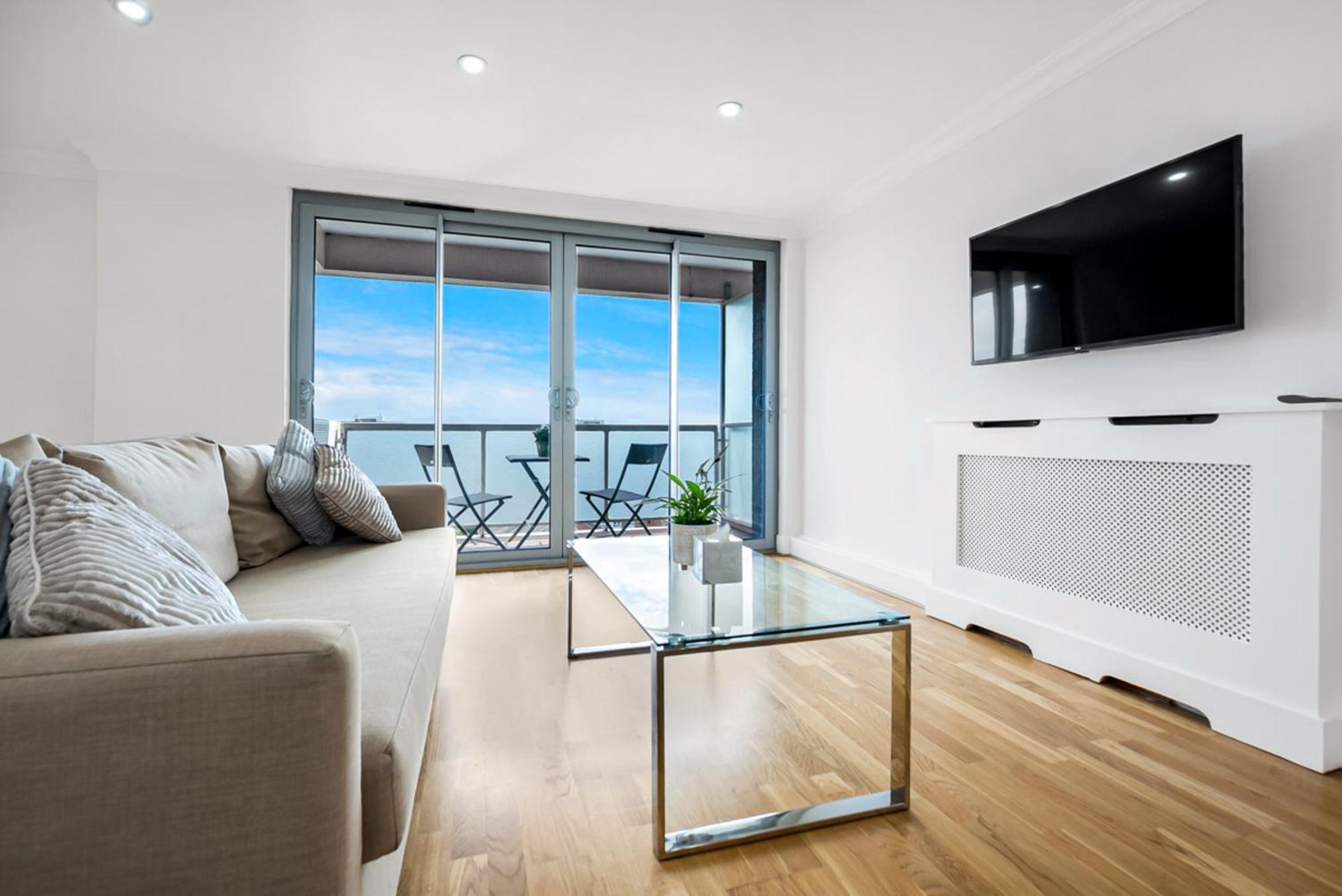 Stunning Flat On King's Road, Chelsea With Balcony