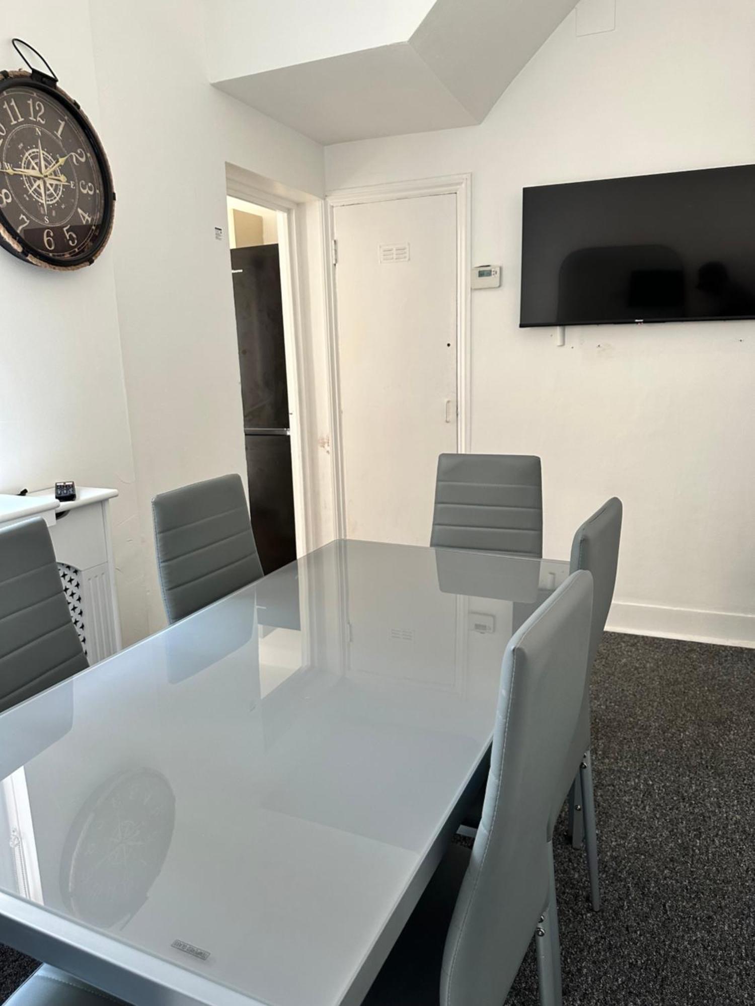 Ferienhaus 3 Bedroom House With Garden In Tottenham