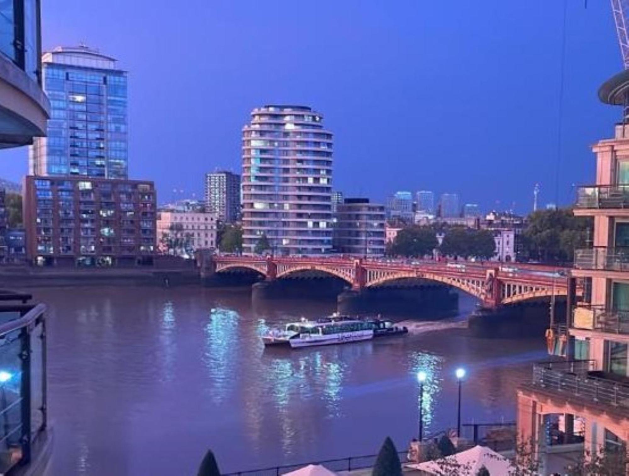 Apartment St, George Wharf Vauxhall Bridge Large 2bedrooms With River View Panoramic Balcony London