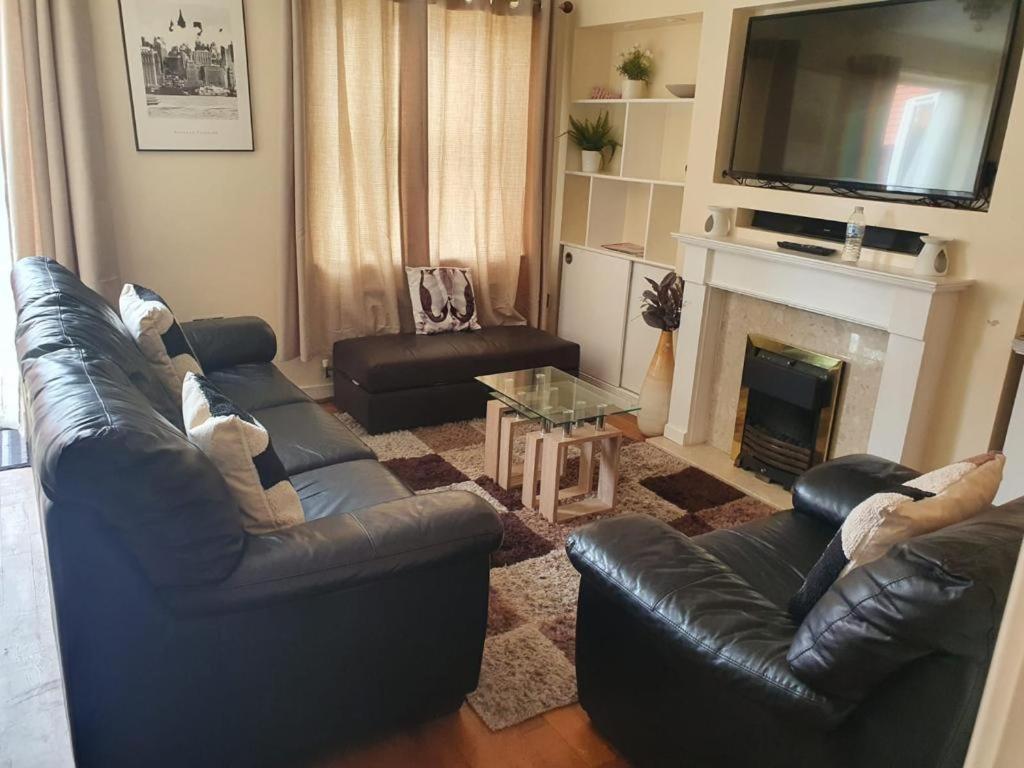 Heronsgate Gh007 Apartment