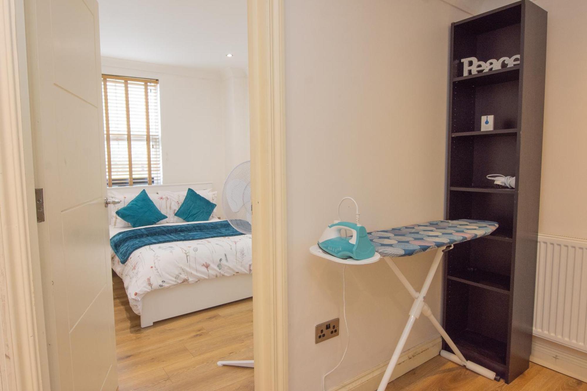 Evergreen Apartments-flat 4, Apartment *