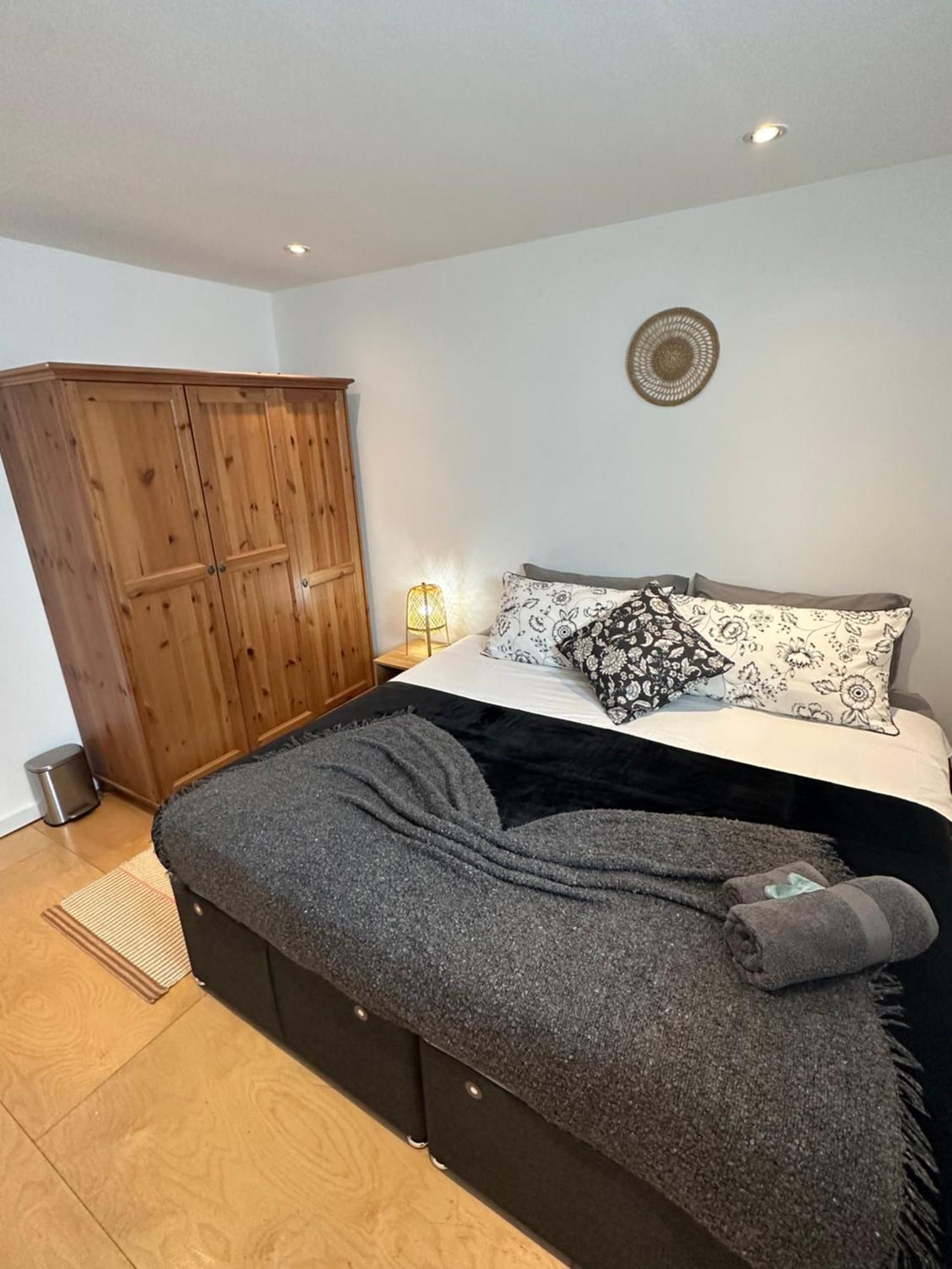Apartamento Double Or Twin In A Sharing House Zone 2 Londres