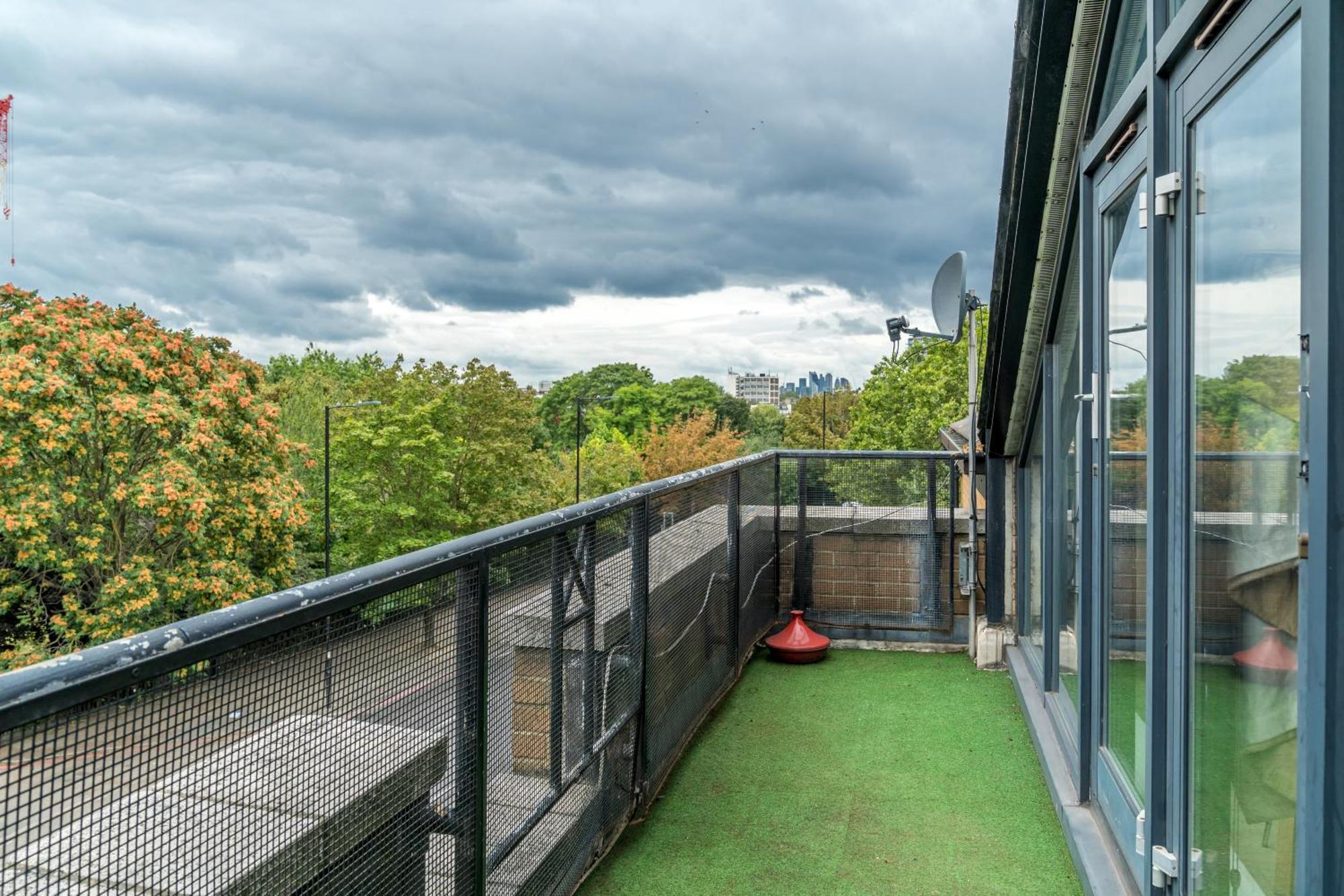 Modern 1 Bedroom City Penthouse * London