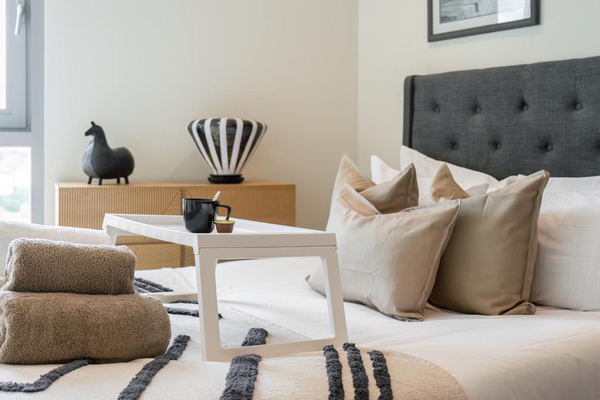 Apartamento Livestay-stunning With Private Balcony & River Views Londres