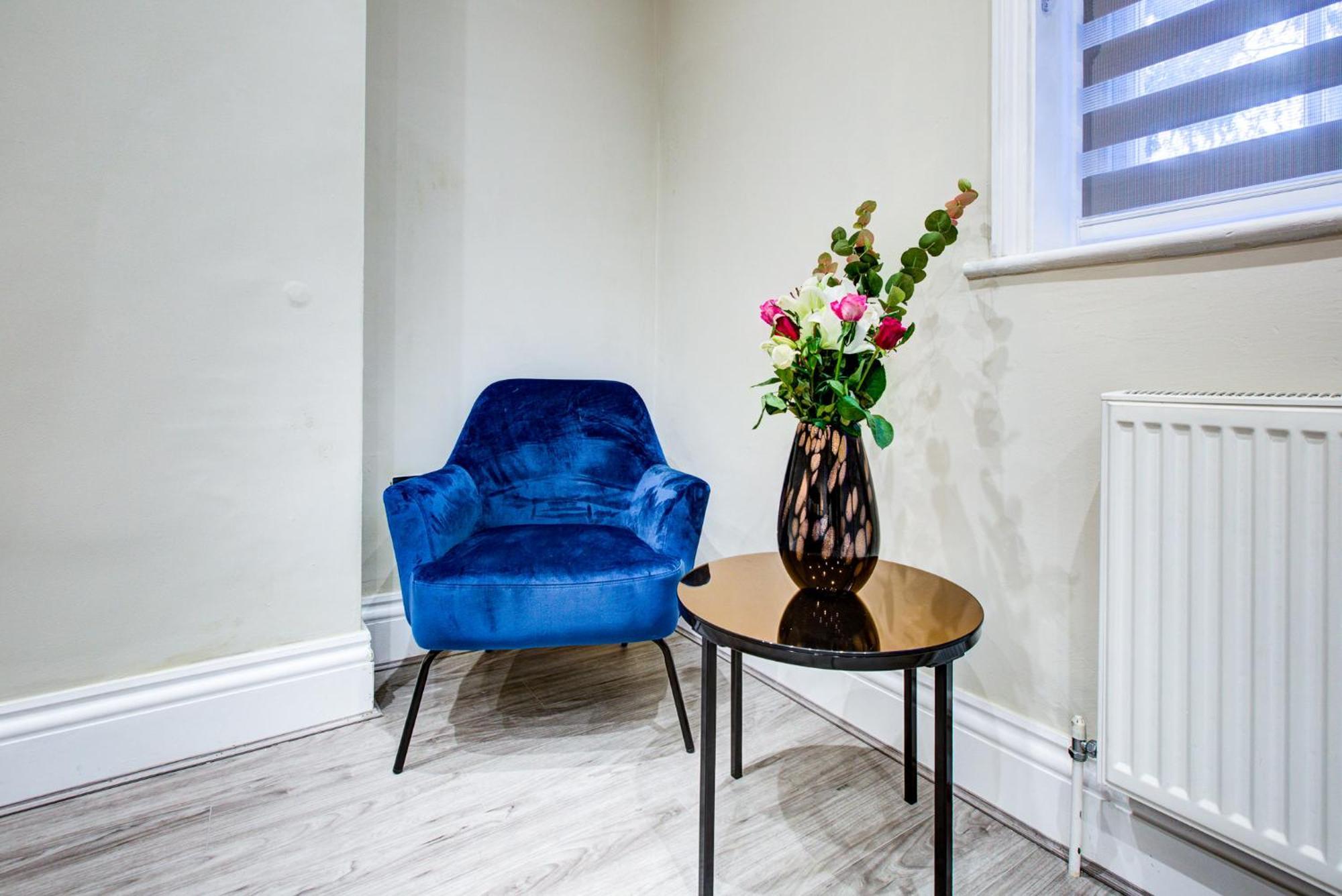 Hybrid Resi - London, Battersea Near Power Station Apartment *