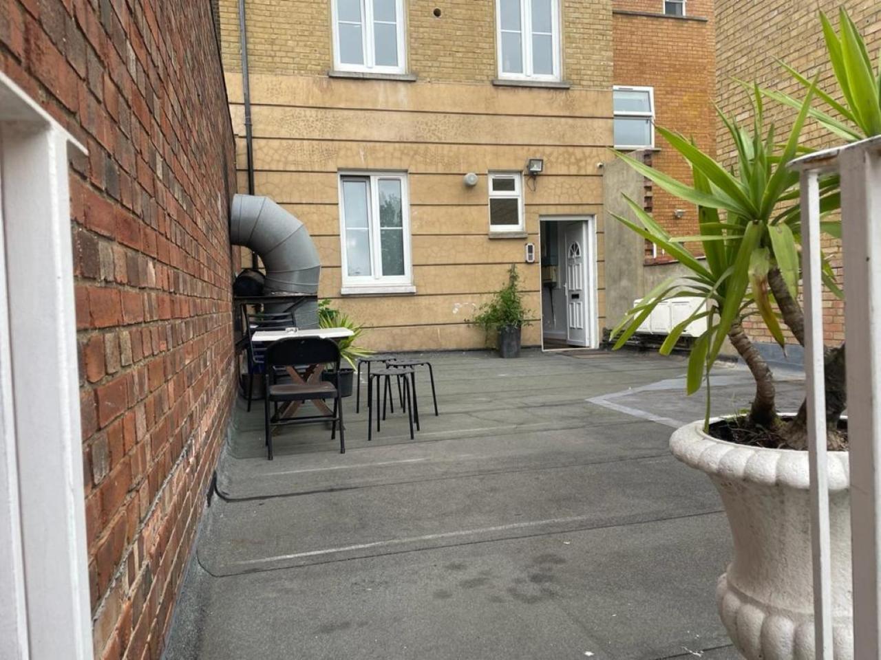 Apartment Flat Without Kitchen At Kentish Town *