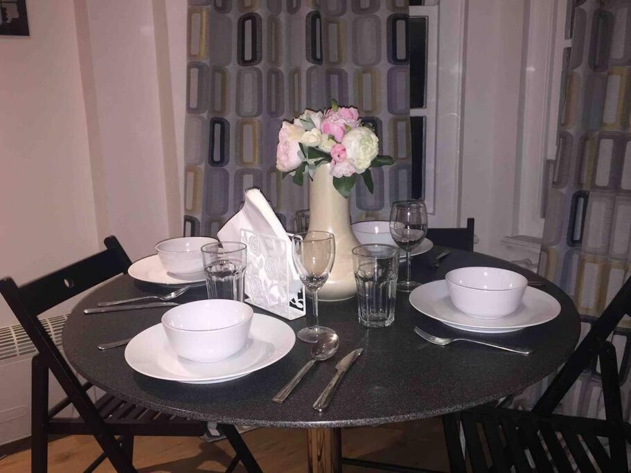 Stunning 3 Bedroom In Apartment London