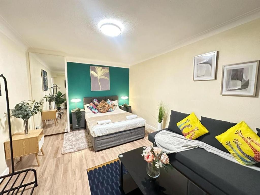 Hyde Park Studio Apartment London