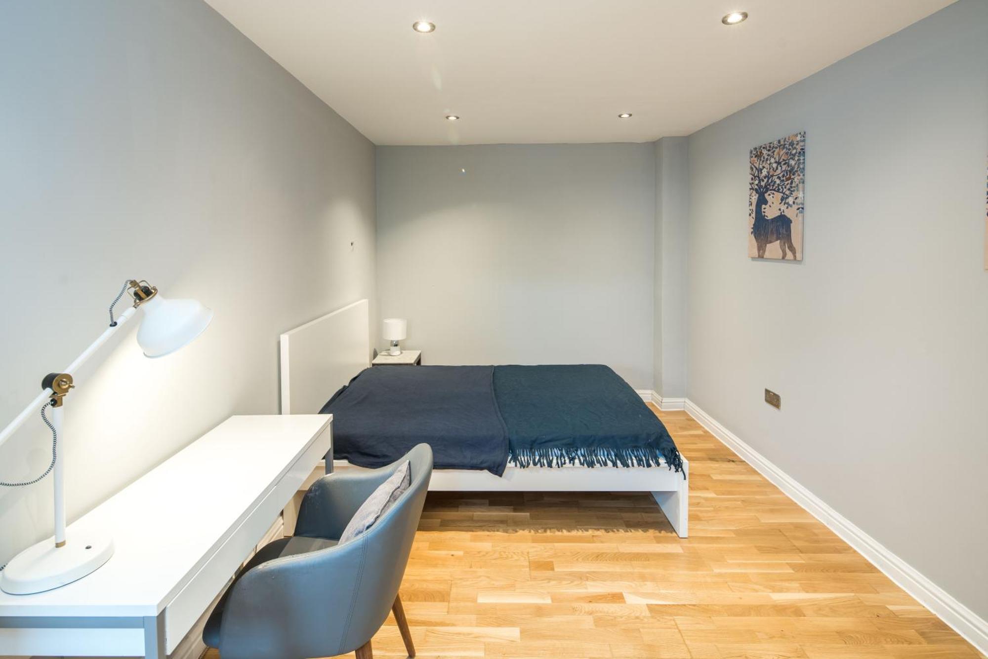 Cosy 2-beds, Shepherd Bush Apartment London