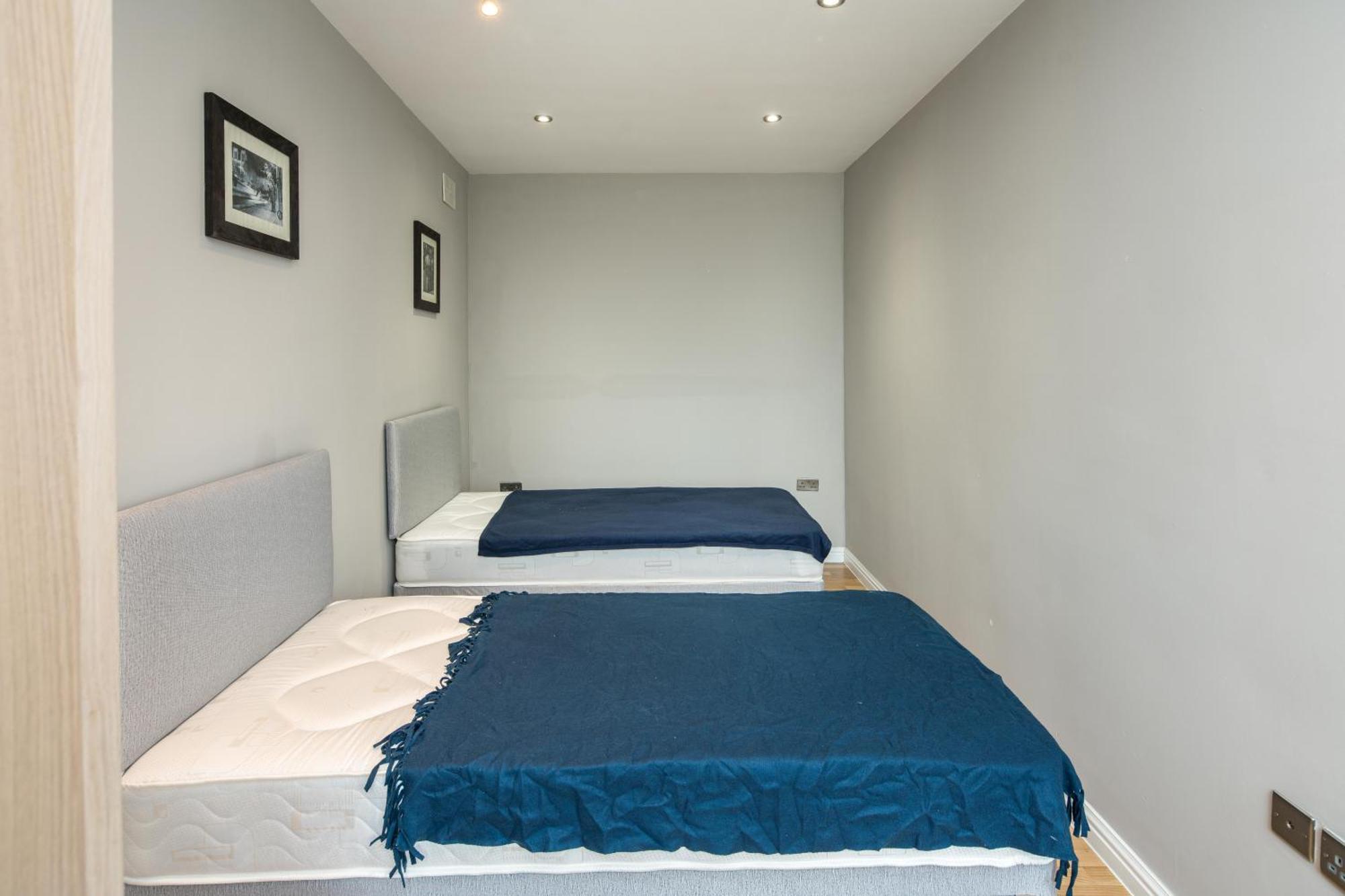 Cosy 2-beds, Shepherd Bush Apartment London