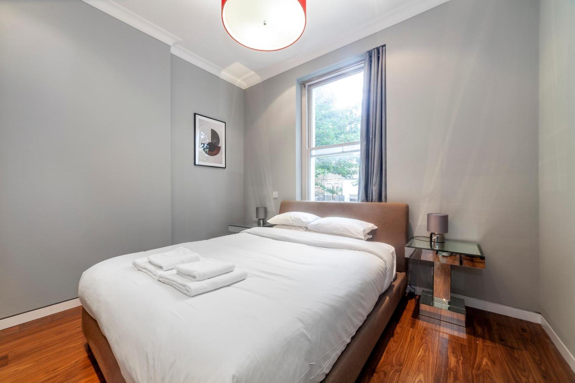 Bright & Modern 1bdr Flat Near Lakeside Road Apartamento *