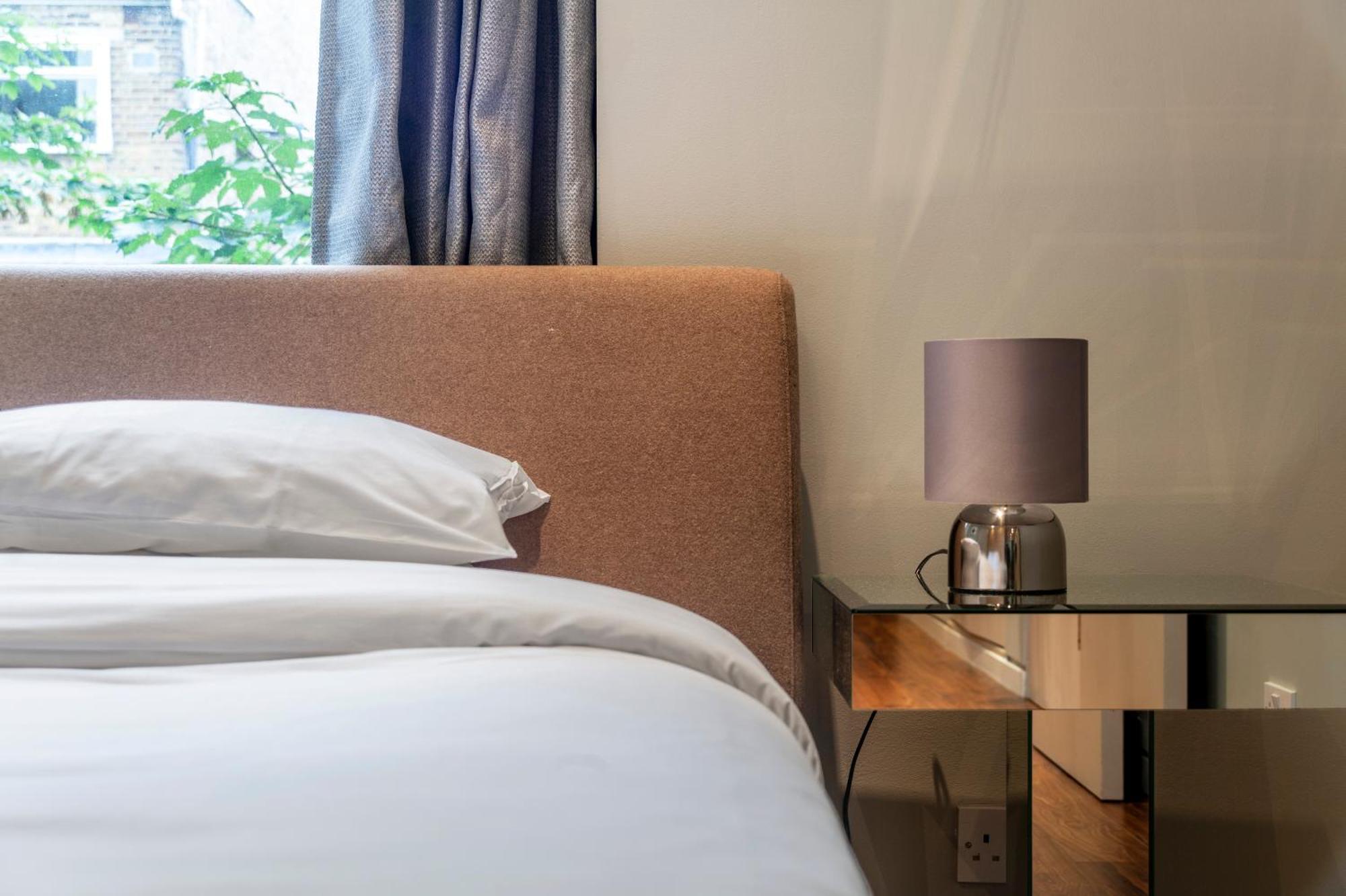 Apartamento Bright & Modern 1bdr Flat Near Lakeside Road *