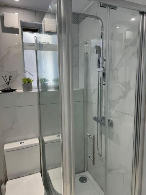 1 Bedroom Luxury Flat In Kensington London