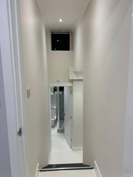 1 Bedroom Luxury Flat In Kensington Apartment *