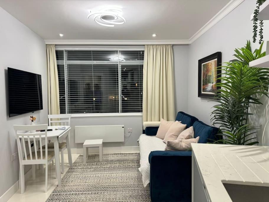 1 Bedroom Luxury Flat In Kensington