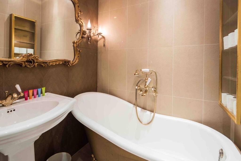 Apartment Central Harrods Super King 1br 2bed Ac *