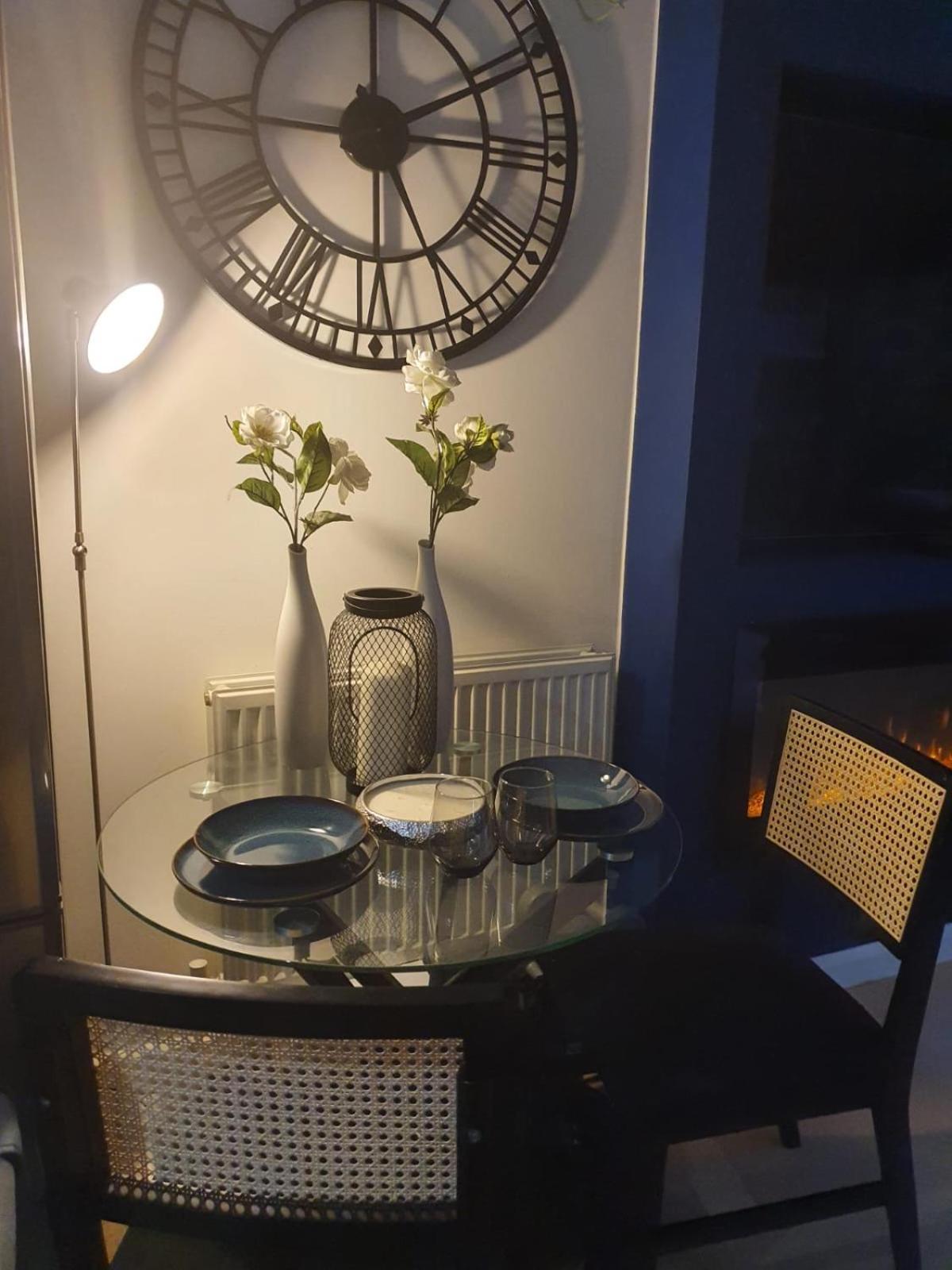 Apartment Luxury 2 Bedroom Flat In Central *