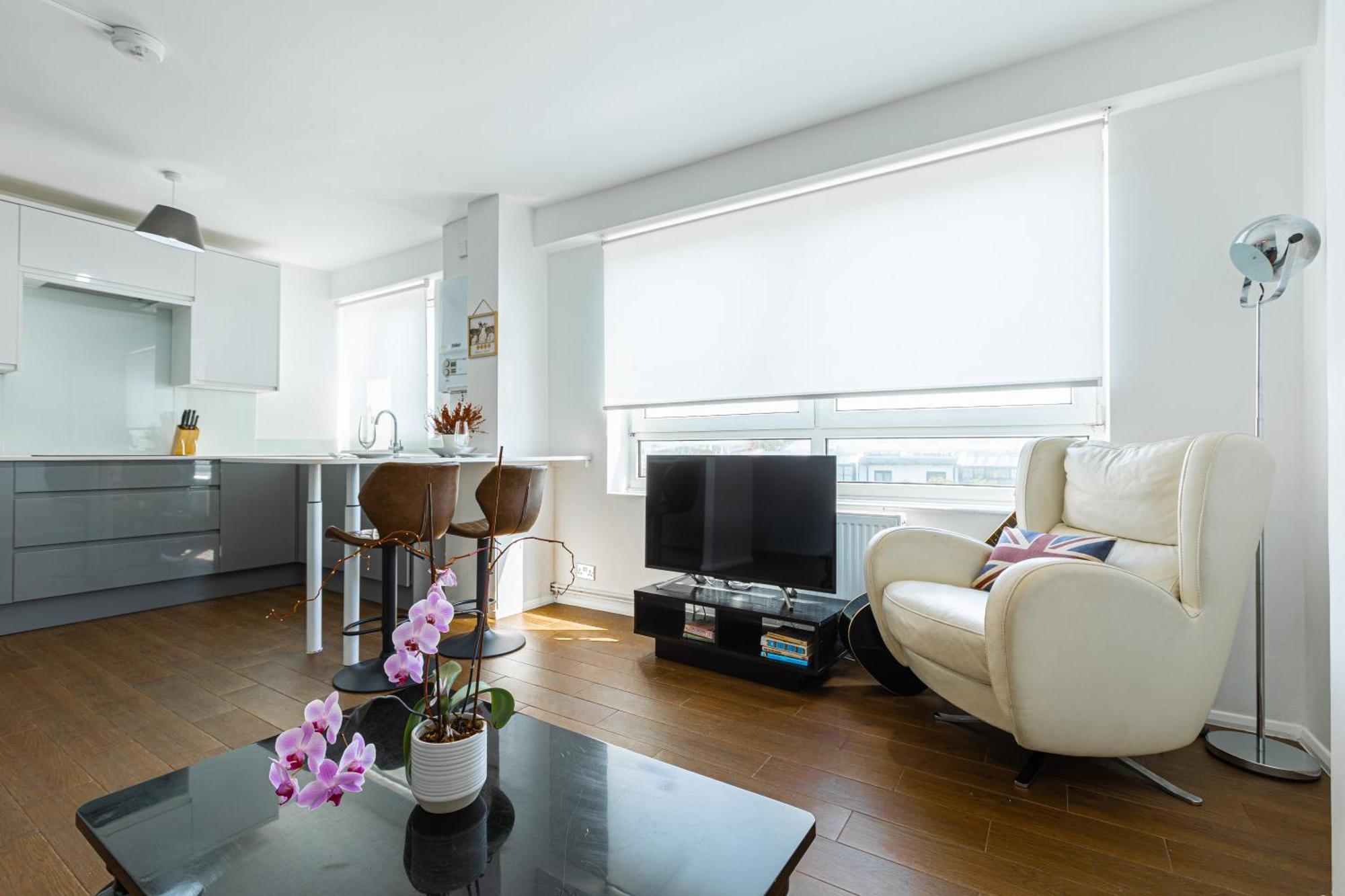 Charming 1 Bedroom Serviced In Camden Apartment *
