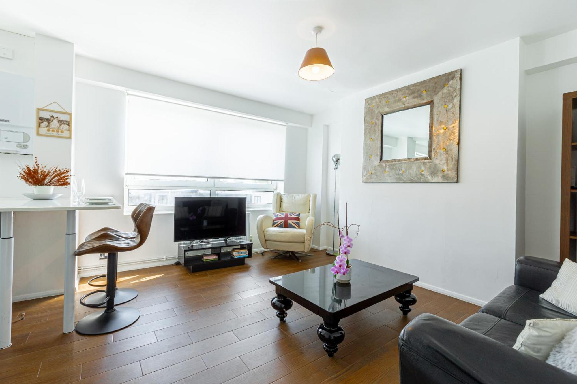 Charming 1 Bedroom Serviced In Camden Apartment *