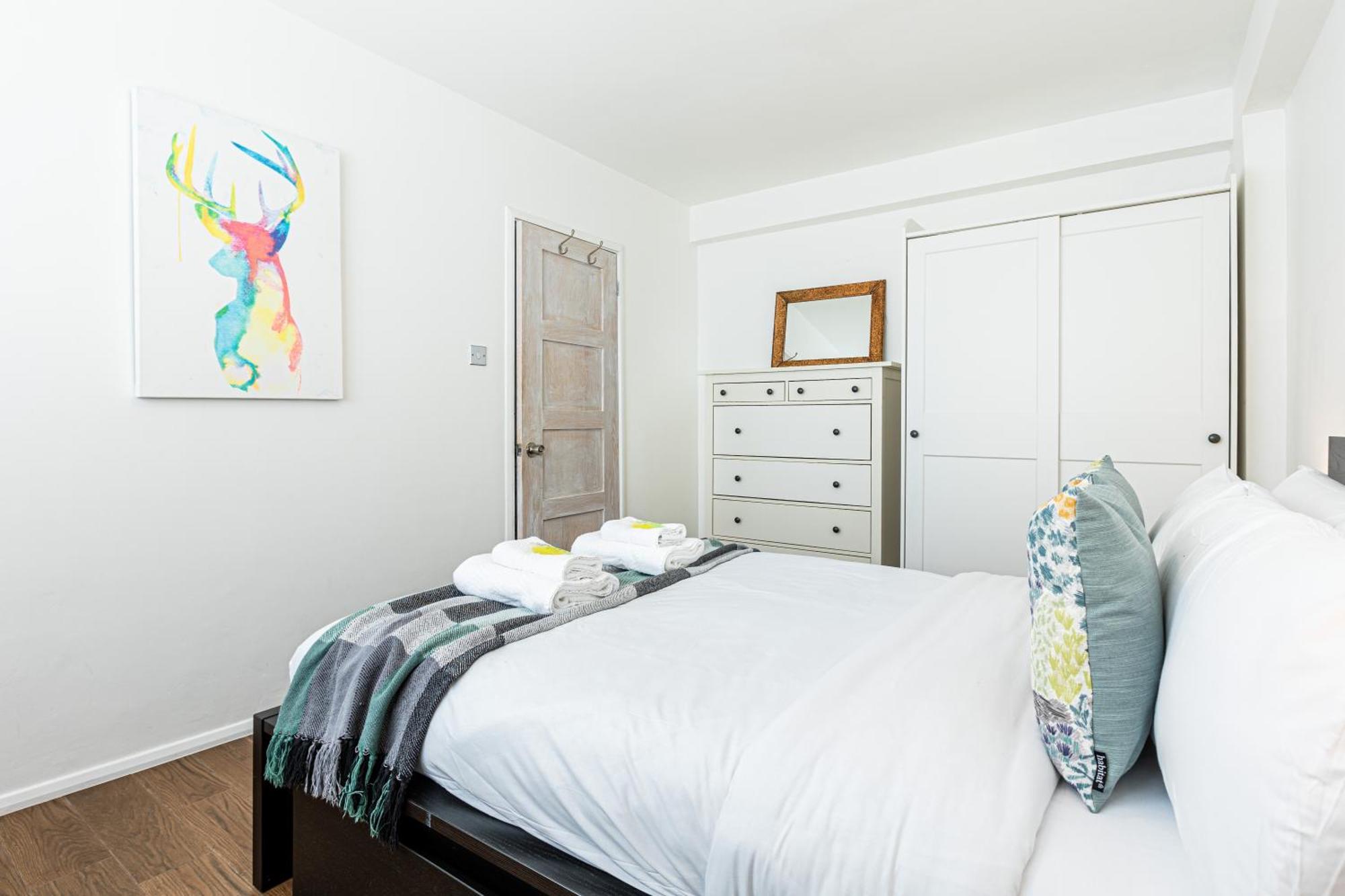 Charming 1 Bedroom Serviced In Camden * London