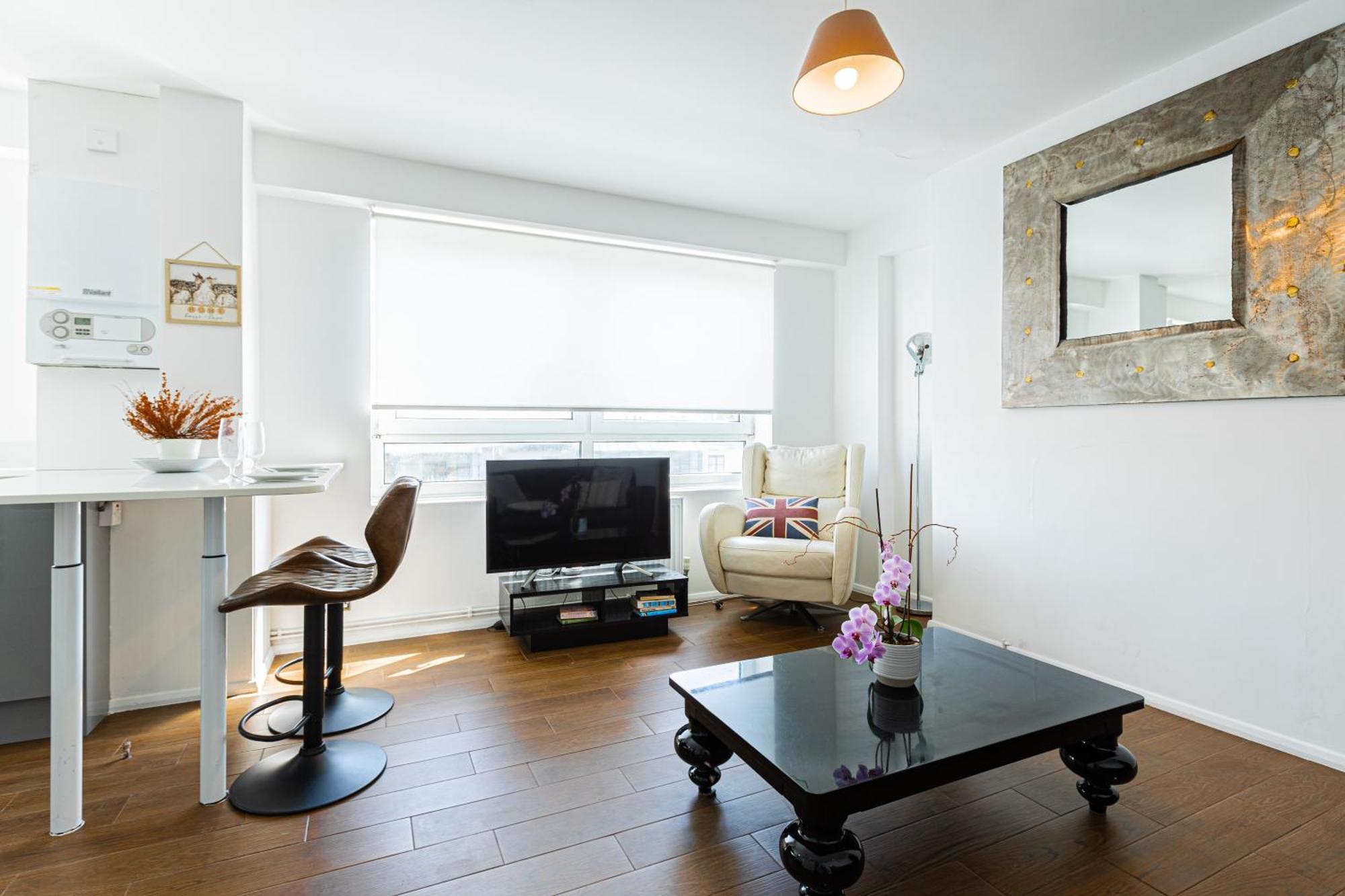Charming 1 Bedroom Serviced In Camden London
