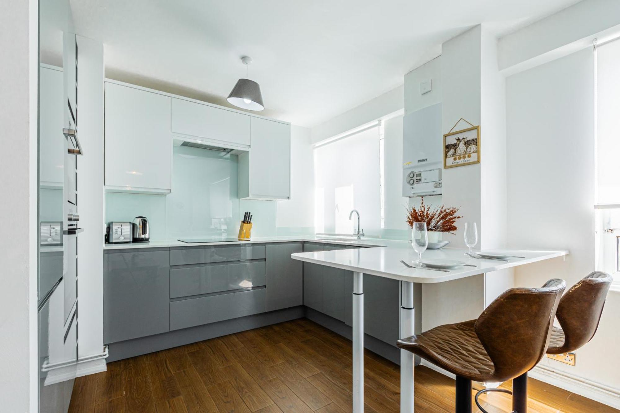 Charming 1 Bedroom Serviced In Camden London
