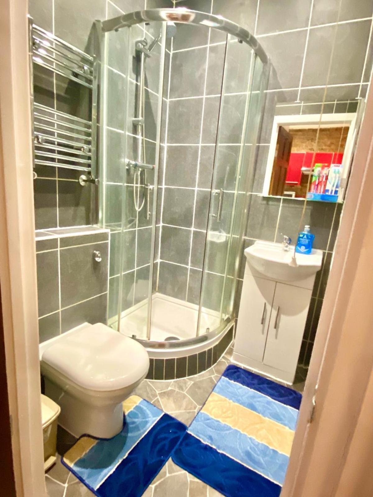 Entire One Bedroom Flat In Central * London