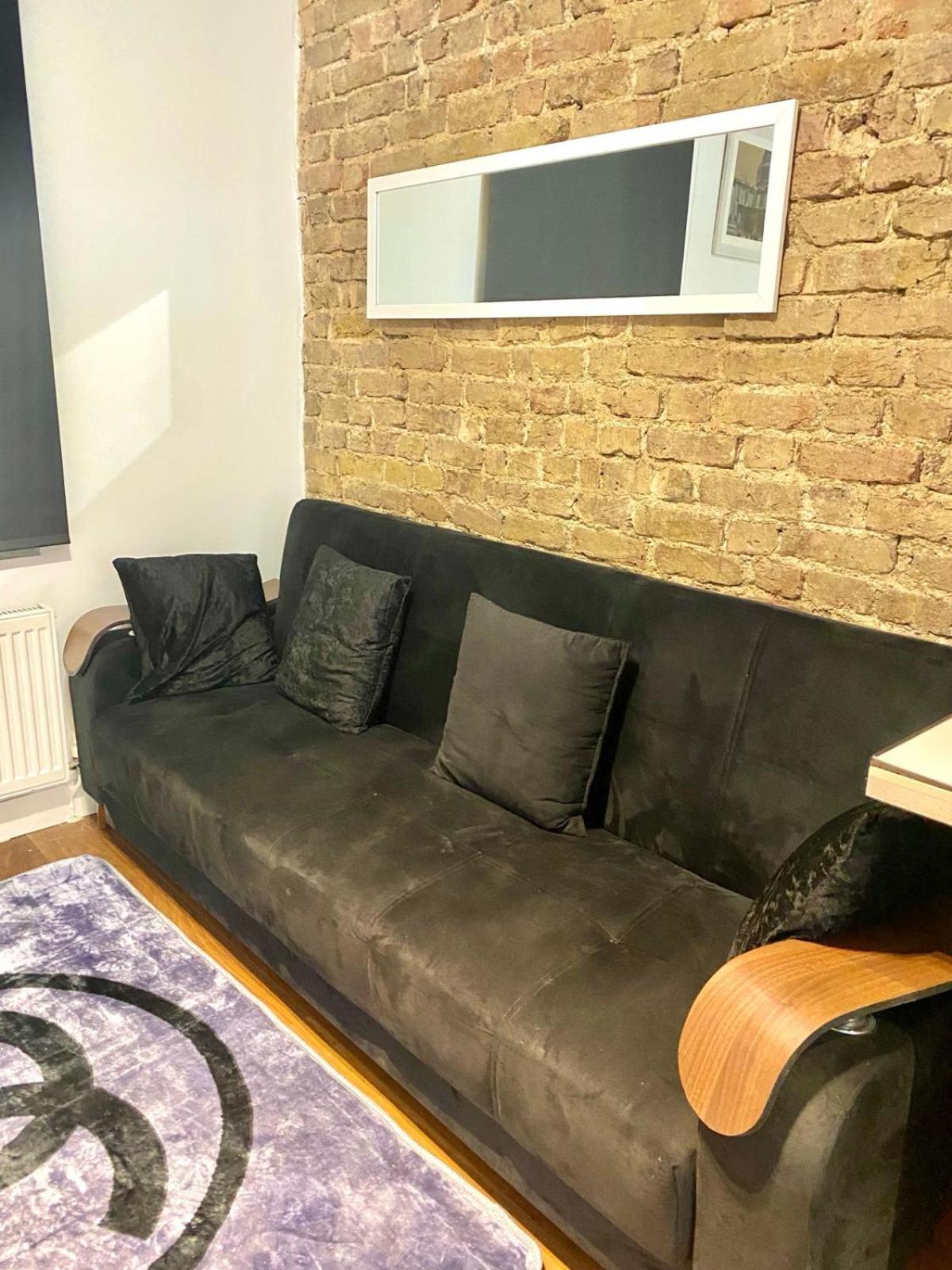 Apartment Entire One Bedroom Flat In Central *
