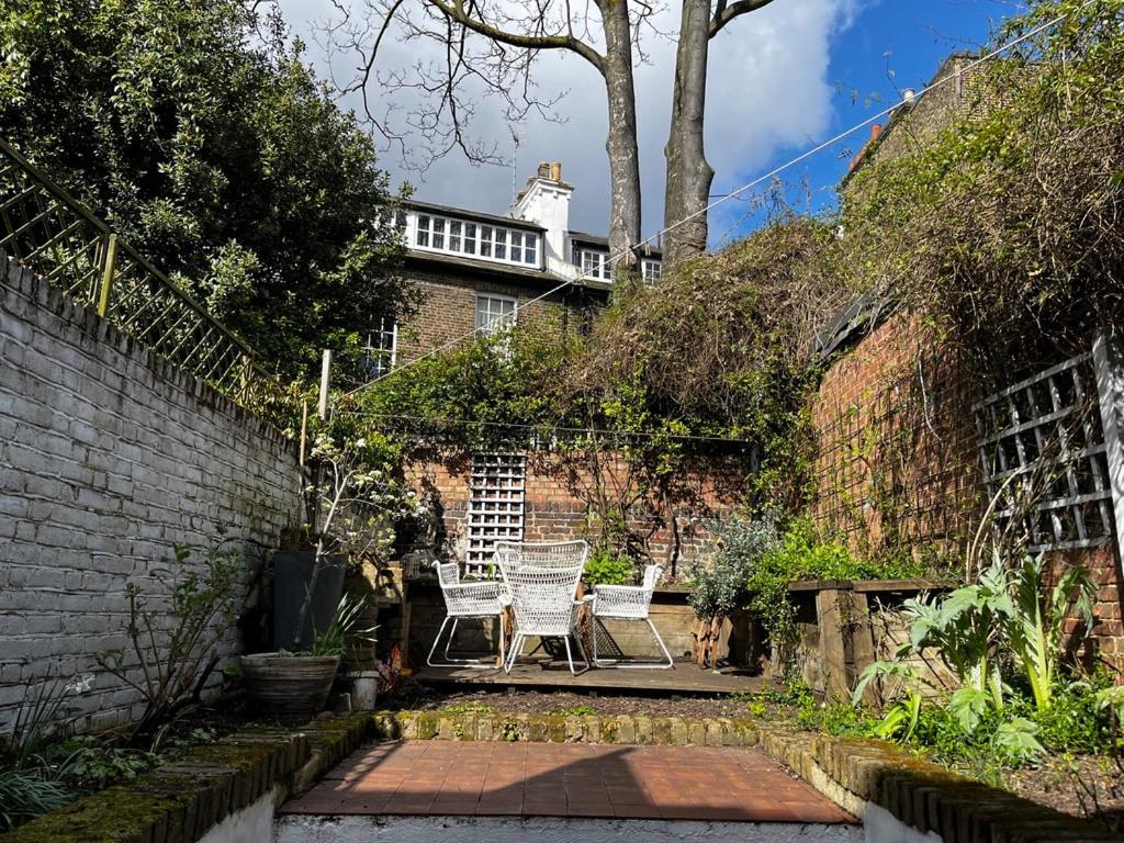 Comfy Child/dog Friendly Garden Flat Heart Camden Apartment London