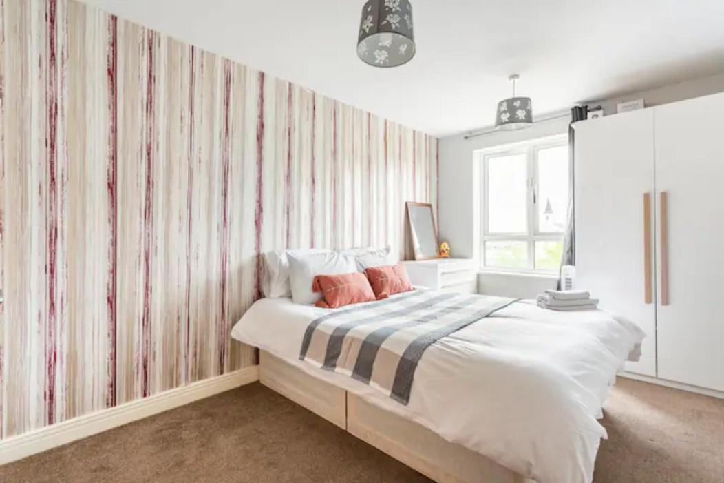 Lovely En-suite Double * London