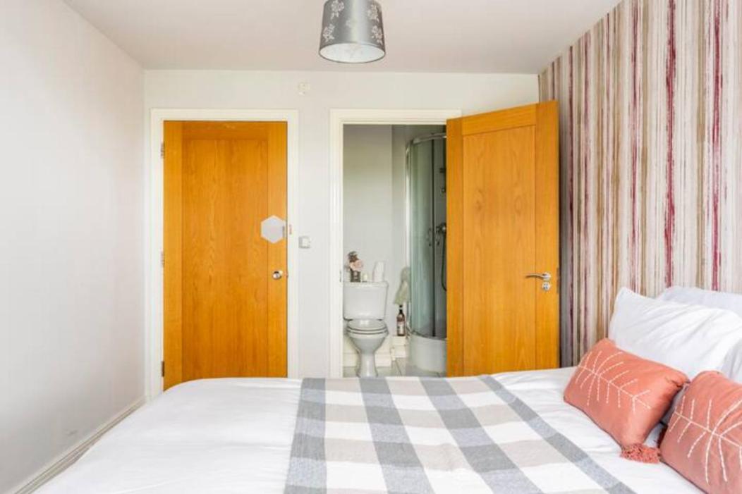 Homestay Lovely En-suite Double London
