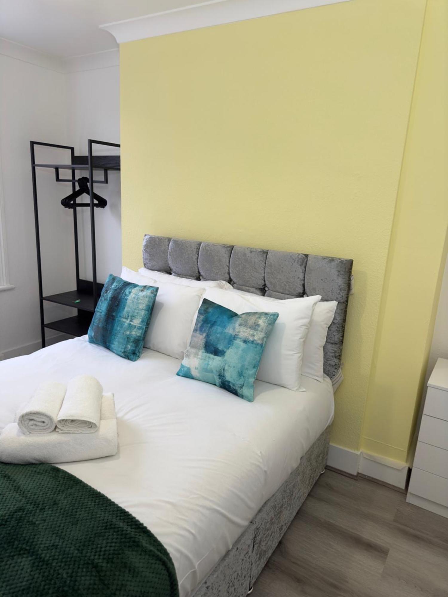 Holiday home Newly Decorated 5-bed Hackney Townhouse