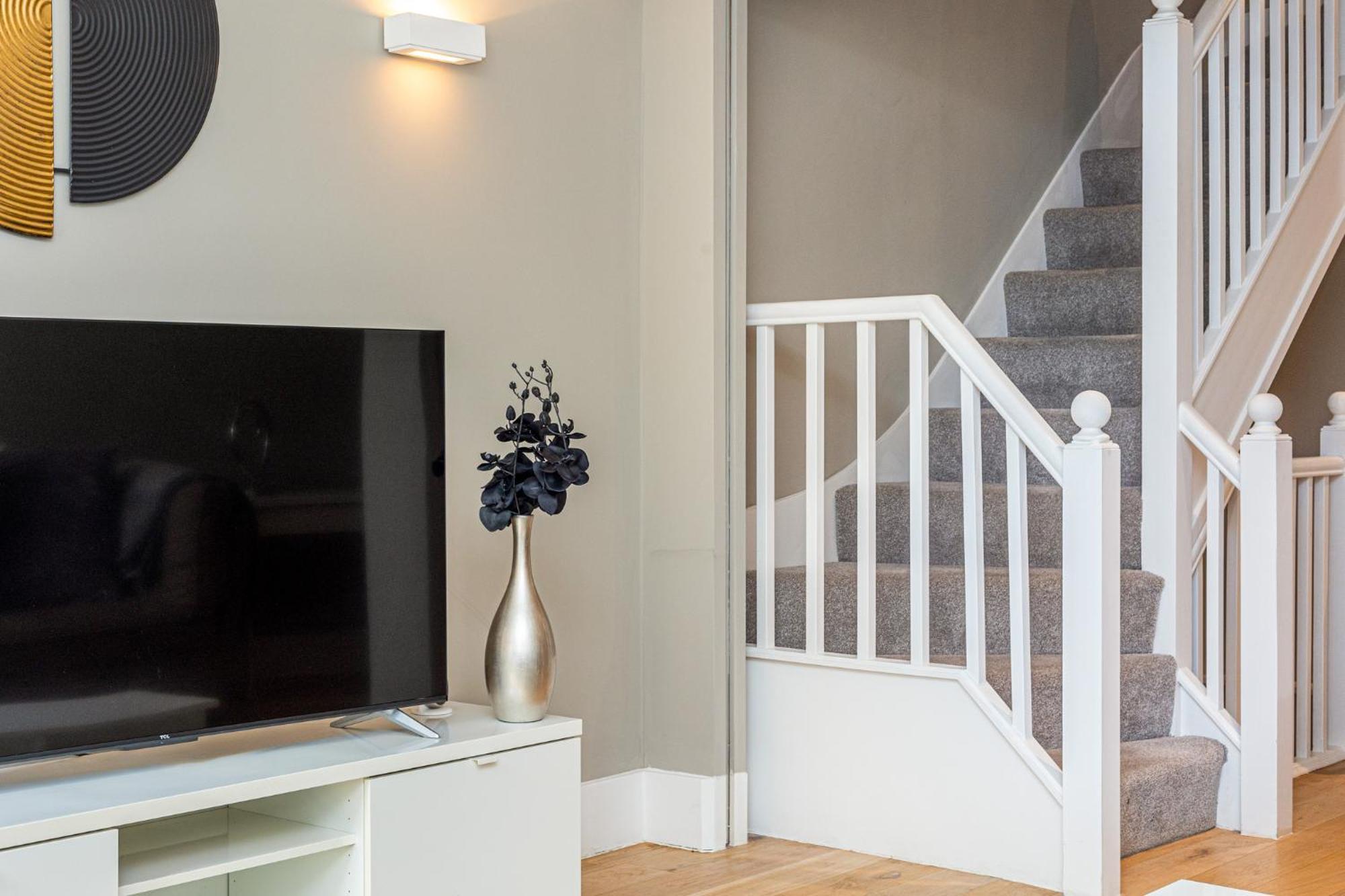 Fantastic Multilevel 3br, Vibrant Angel, 5min Tube * London