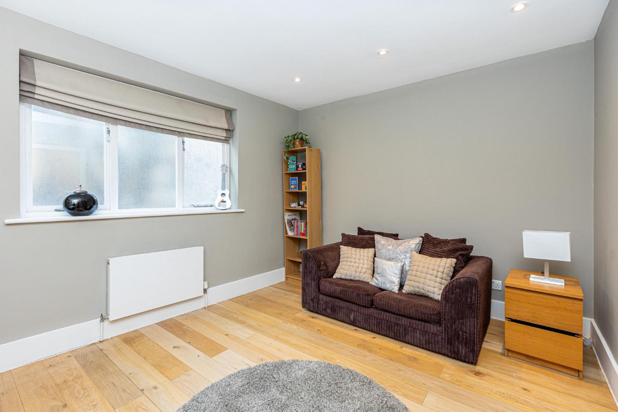 Fantastic Multilevel 3br, Vibrant Angel, 5min Tube *