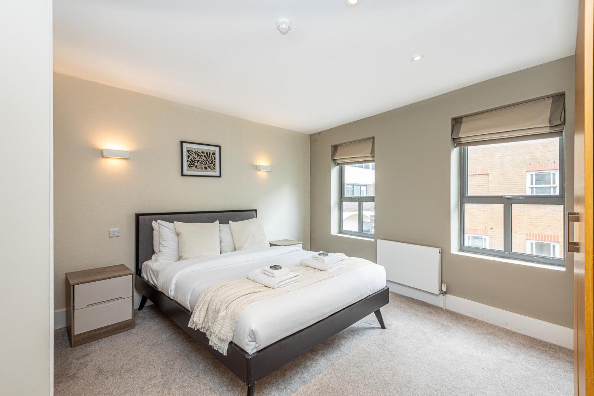 Fantastic Multilevel 3br, Vibrant Angel, 5min Tube Apartment London