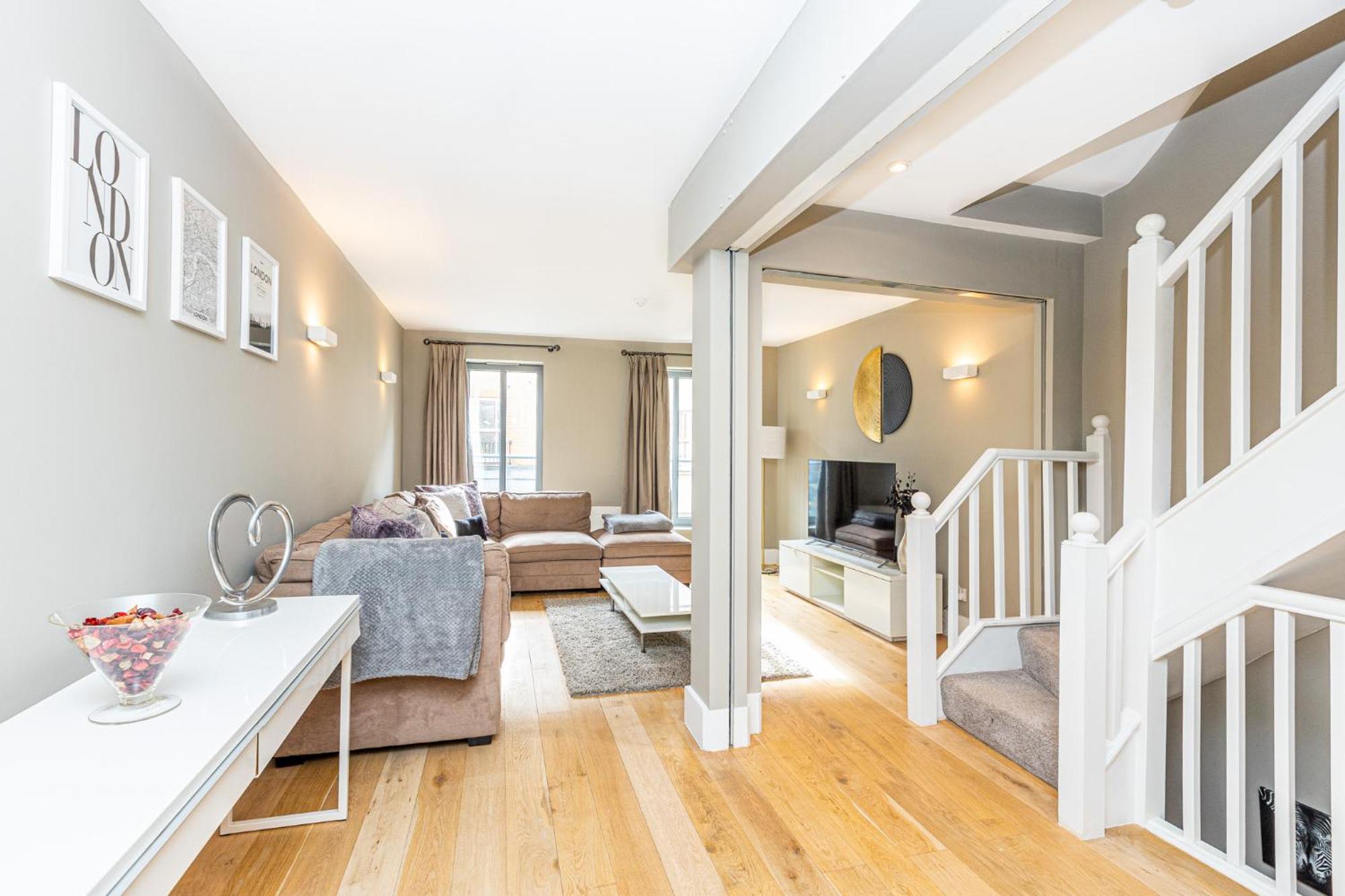 Apartment Fantastic Multilevel 3br, Vibrant Angel, 5min Tube