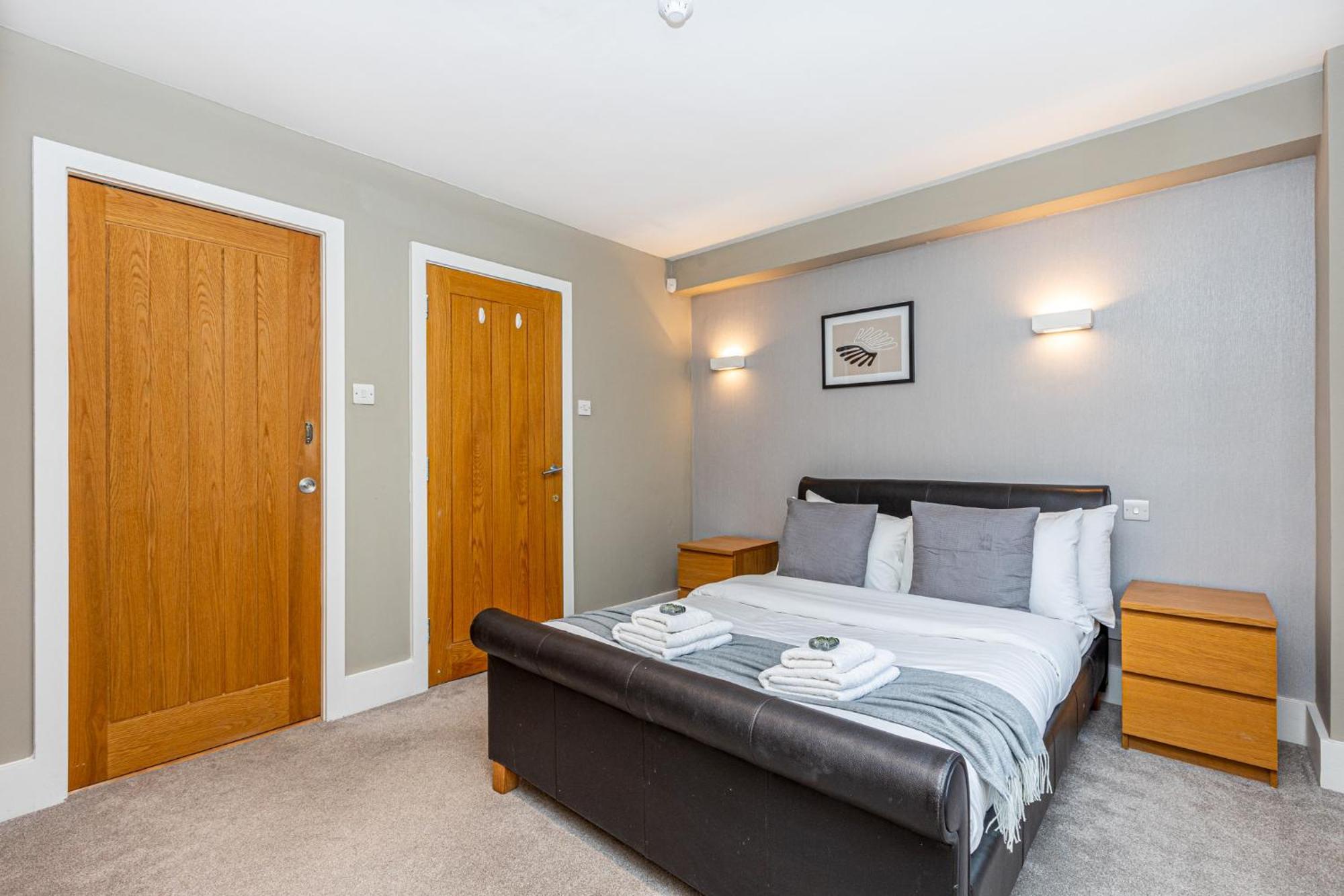 Fantastic Multilevel 3br, Vibrant Angel, 5min Tube Apartment London