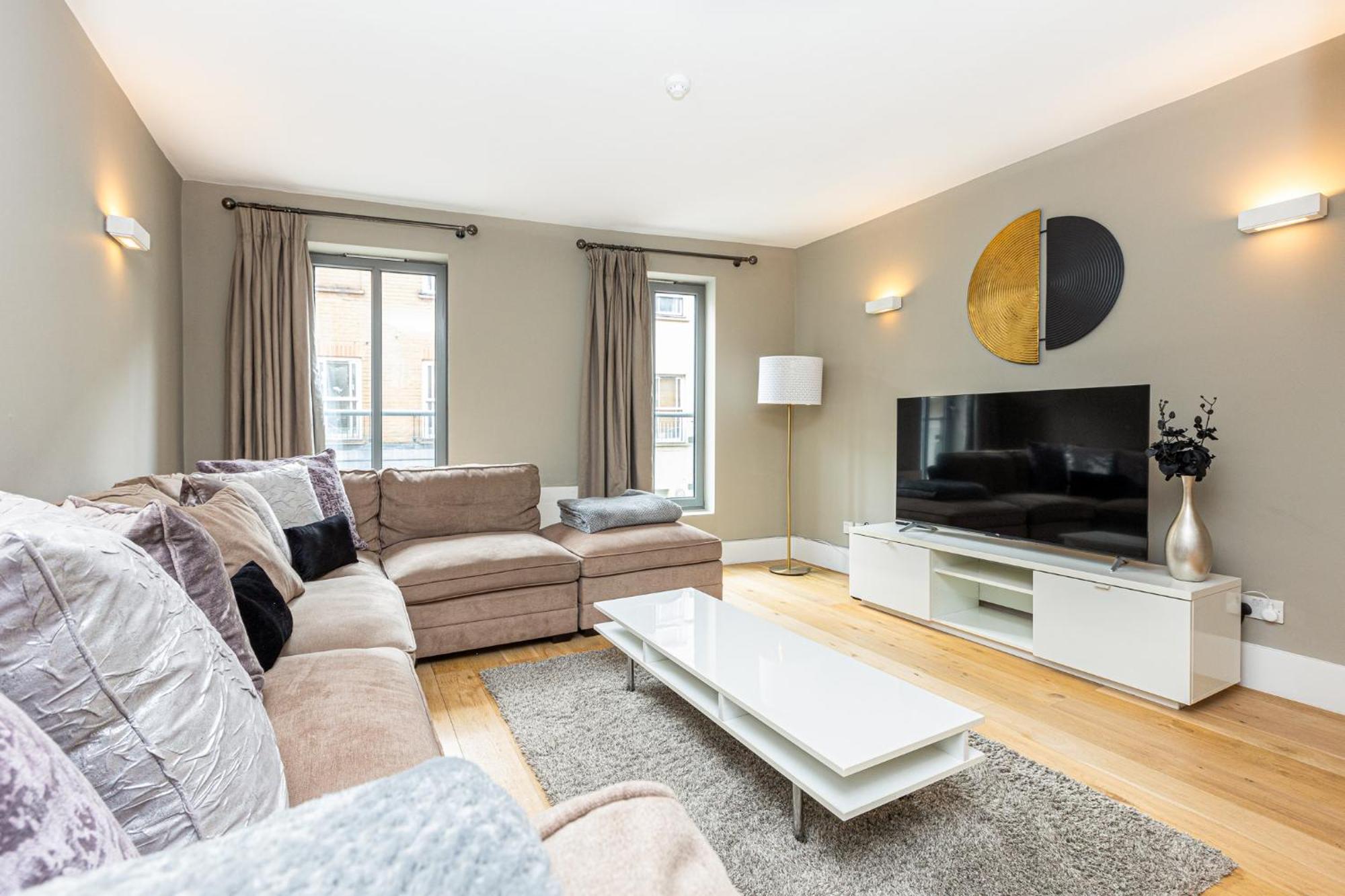 Fantastic Multilevel 3br, Vibrant Angel, 5min Tube London