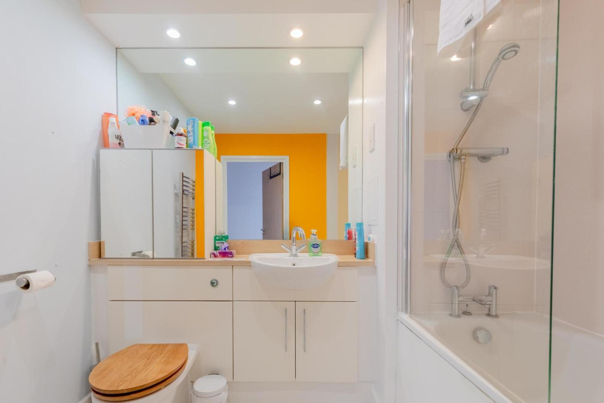 Quirky 1bd Flat Wgym & Views Dalston! London