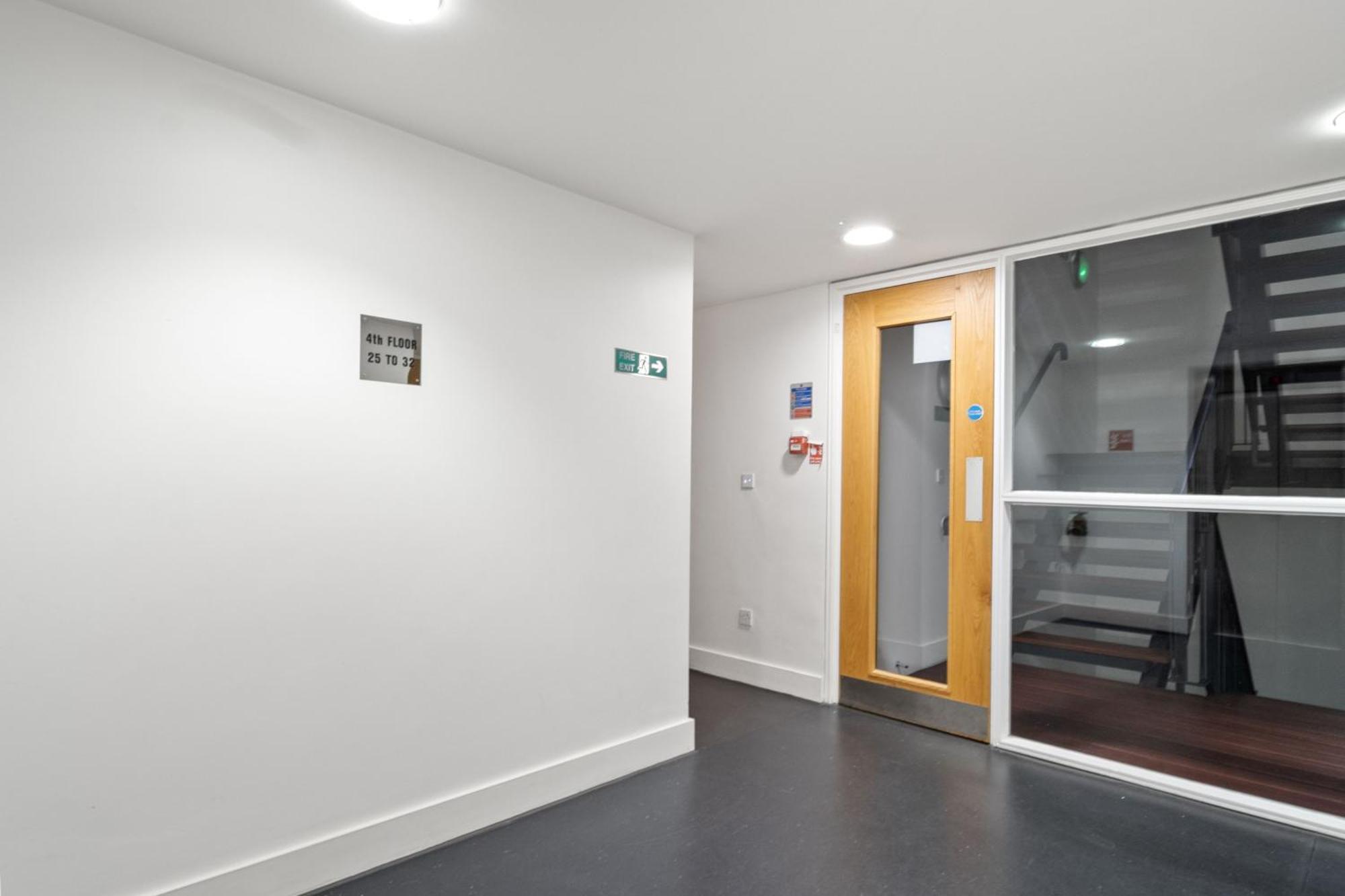 Livestay - Modern Two Bed In Stratford Apartment London